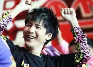 大张伟搞笑手势,笑点满满，手势连连  第2张